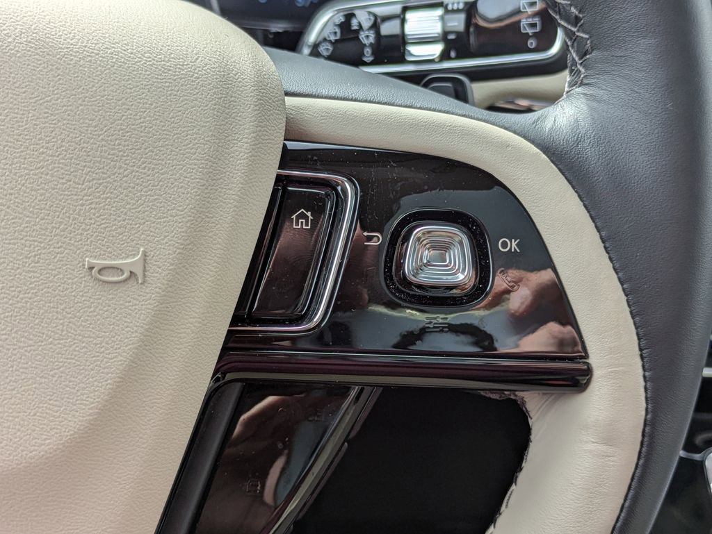 Used 2025 Lincoln Corsair Reserve w/ Equipment Group 202A image 17