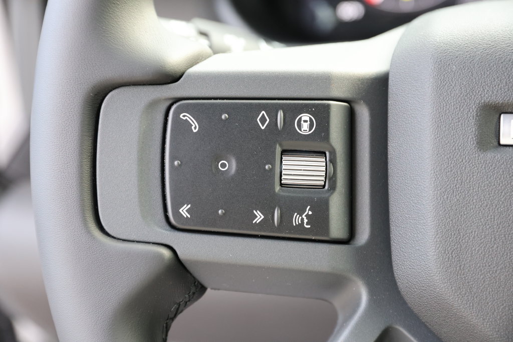 New 2026 Land Rover Defender 110 X-Dynamic SE AWD/4WD image 15