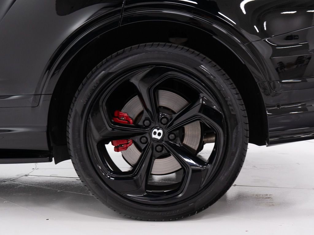 Used 2022 Bentley Bentayga AWD/4WD image 42