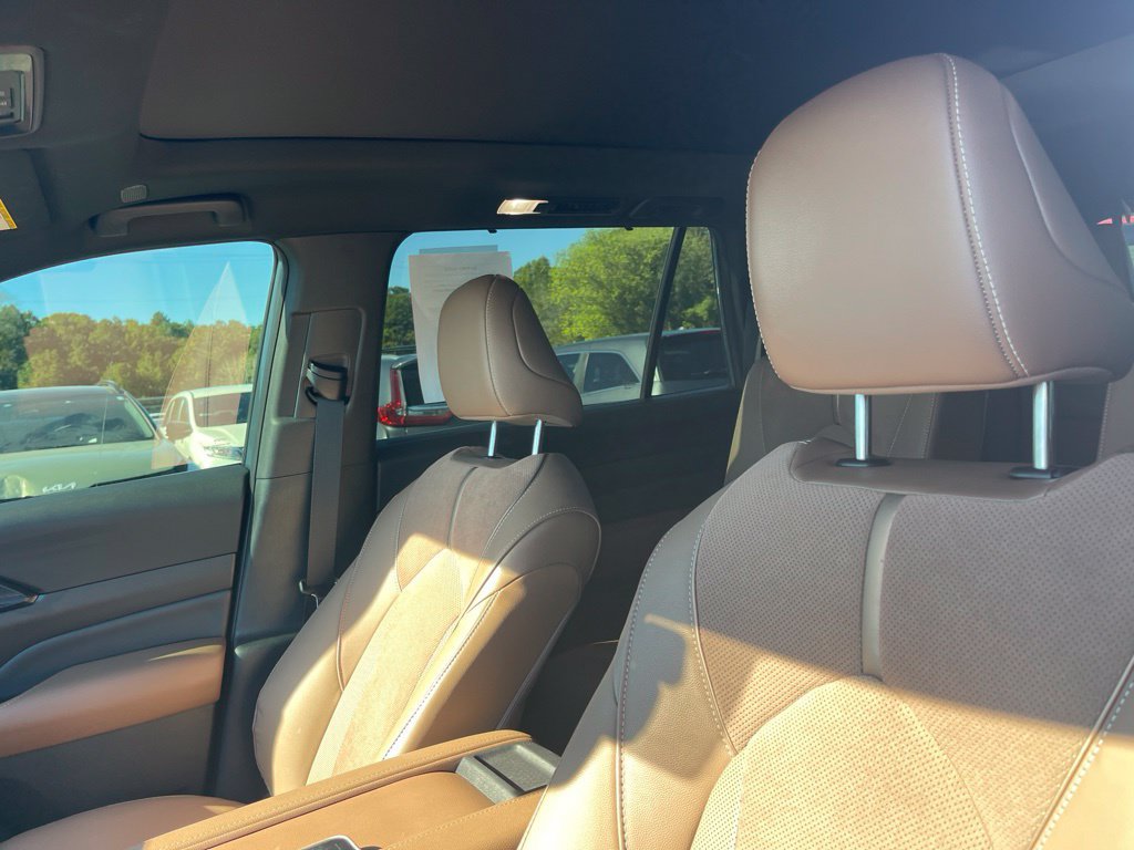 Used 2025 Toyota Grand Highlander AWD Hybrid image 9