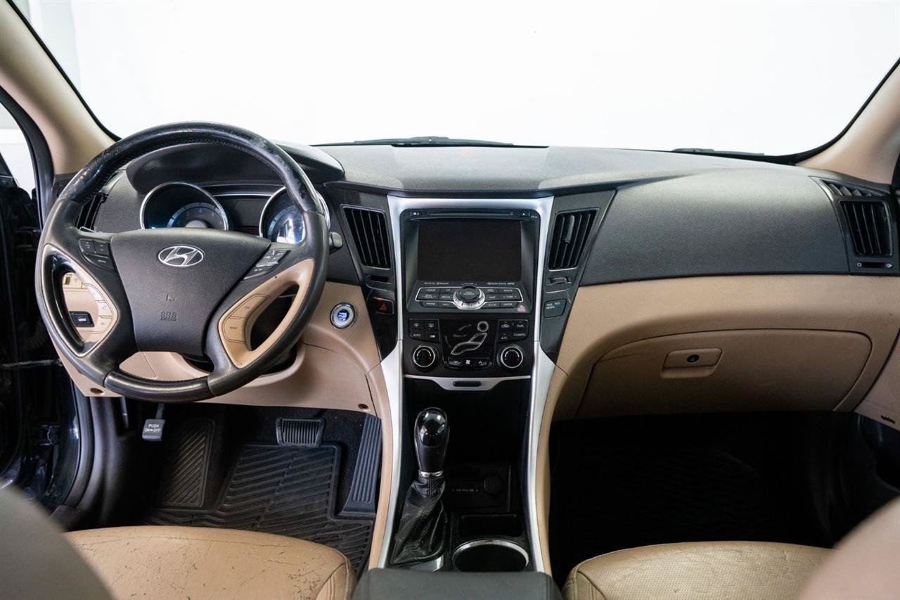 Used 2012 Hyundai Sonata Limited w/ Navigation Pkg FWD image 14