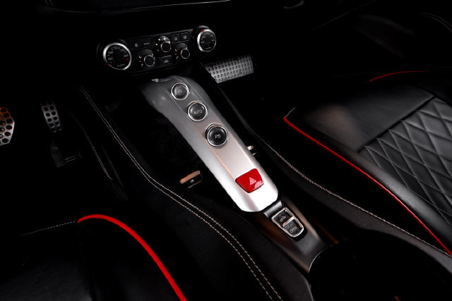 Used 2015 Ferrari California T RWD image 54