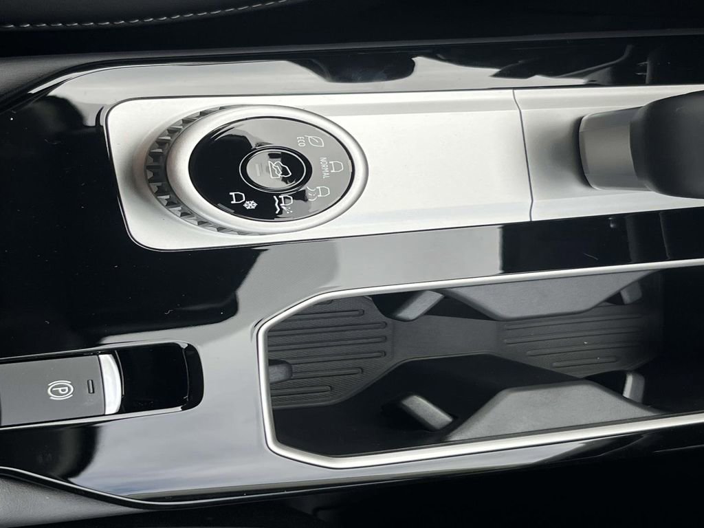 New 2026 Mitsubishi Outlander SE image 20