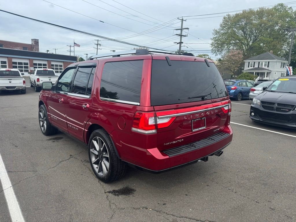 Used 2017 Lincoln Navigator Reserve AWD/4WD image 9