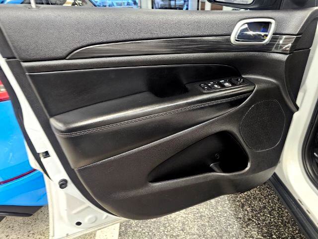 Used 2020 Jeep Grand Cherokee Laredo image 27