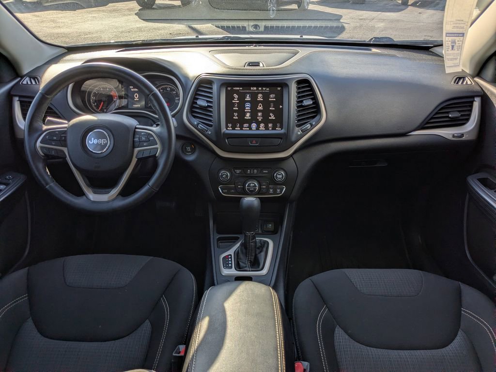 Used 2016 Jeep Cherokee Latitude w/ Comfort/Convenience Group image 17