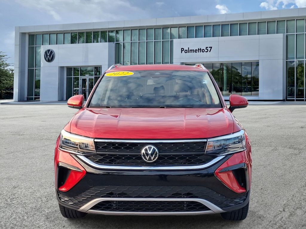 Certified 2022 Volkswagen Taos SE w/ IQ.Drive SE Package AWD/4WD image 2