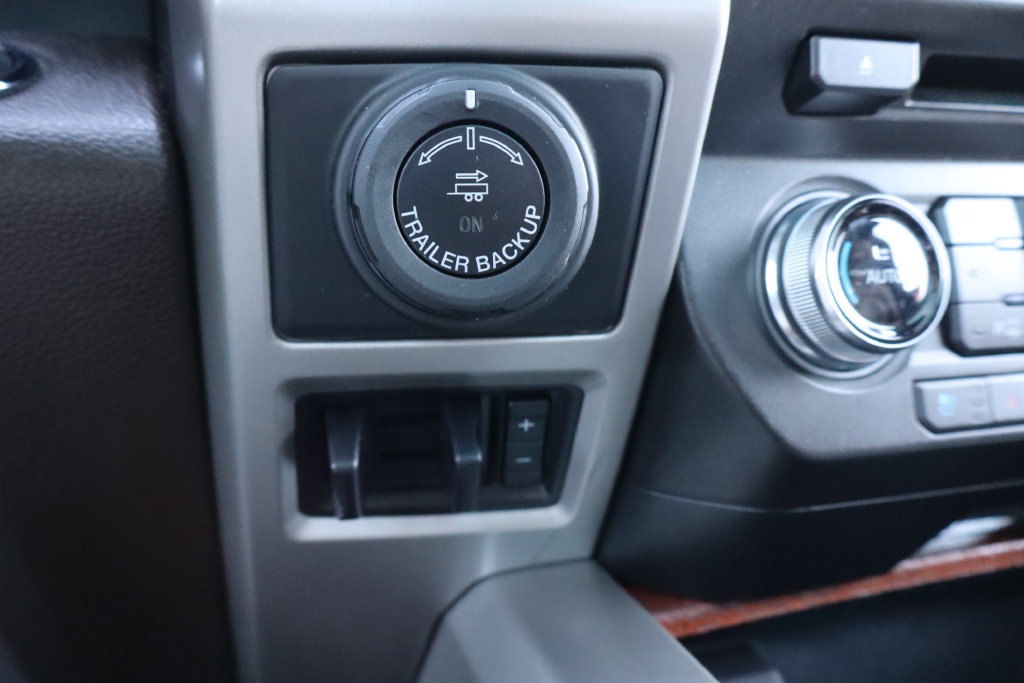Used 2018 Ford F150 King Ranch w/ Equipment Group 601A Luxury AWD/4WD image 20