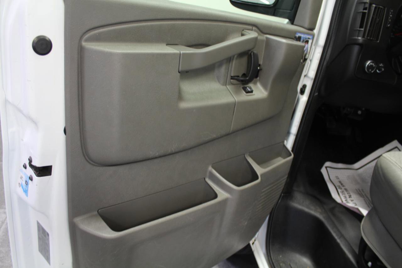 Used 2020 Chevrolet Express 2500 RWD image 16