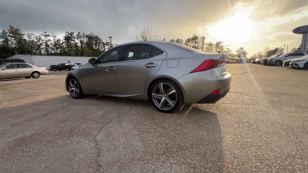 Used 2019 Lexus IS 300 image 4