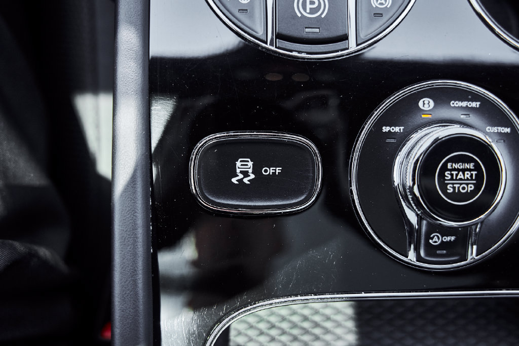 Used 2021 Bentley Bentayga AWD/4WD image 65