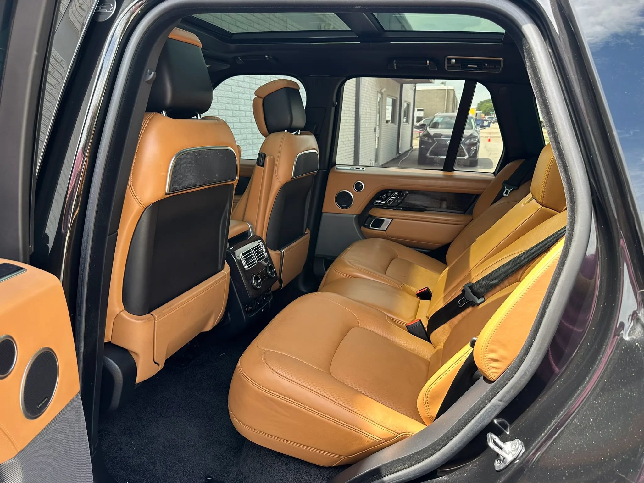 Used 2018 Land Rover Range Rover Autobiography AWD/4WD image 19