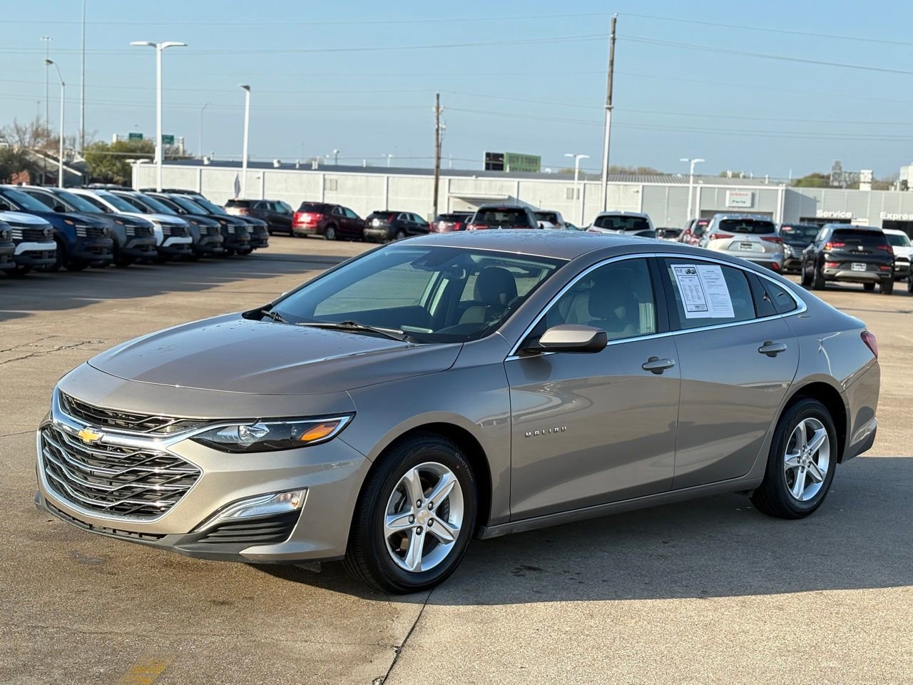 Used 2025 Chevrolet Malibu LS image 3