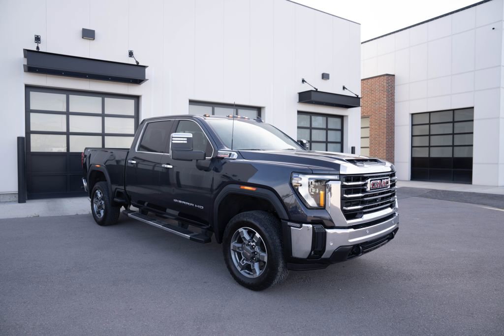 Used 2025 GMC Sierra 3500 SLT w/ SLT Premium Package AWD/4WD image 4