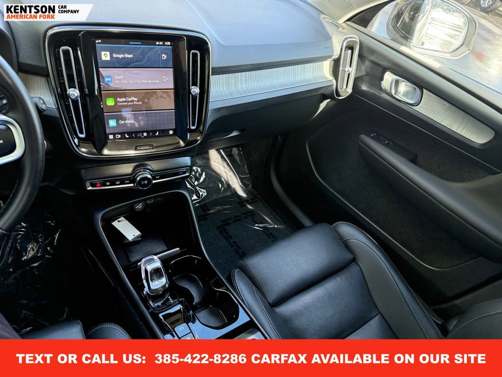 Used 2025 Volvo XC40 B5 Plus image 21