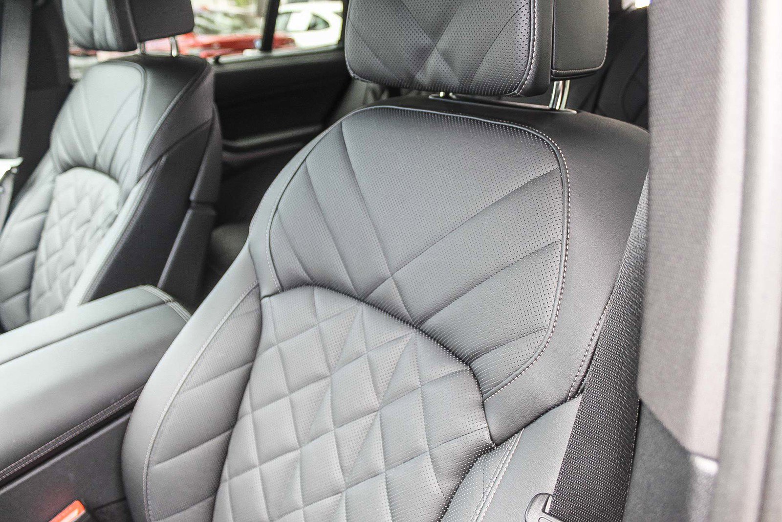 Used 2025 BMW X5 M60i image 25