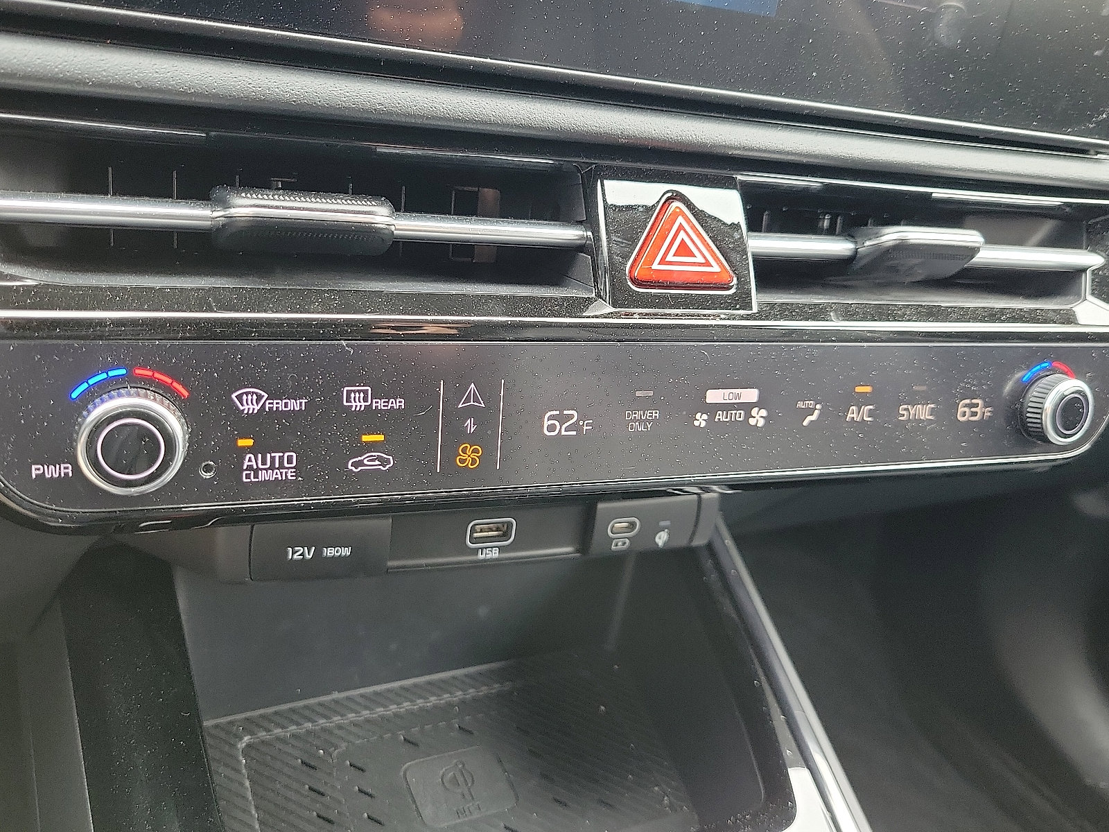 Used 2024 Kia Niro SX image 15