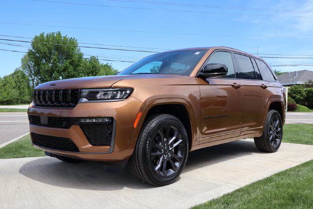 New 2026 Jeep Grand Cherokee Limited AWD/4WD image 10