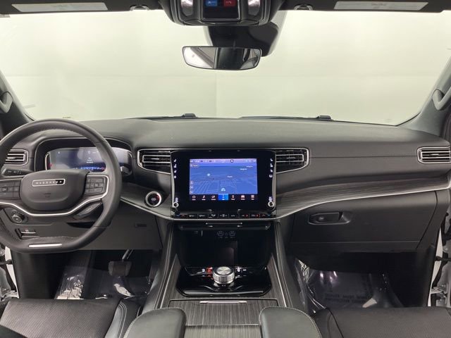 Used 2024 Jeep Wagoneer Series II w/ Flexible Seating Group image 39