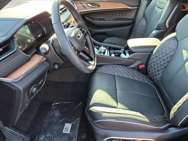 New 2027 Jeep Grand Cherokee Summit AWD/4WD image 4