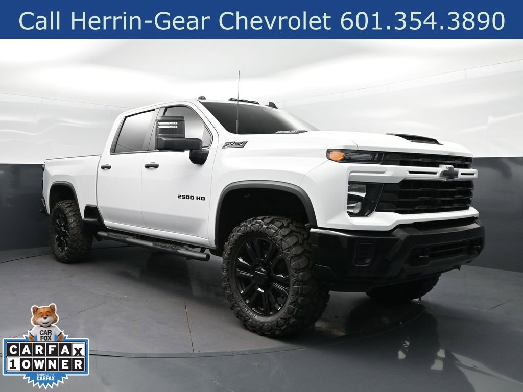 Used 2024 Chevrolet Silverado 2500 Custom w/ Custom Value Package AWD/4WD image 9