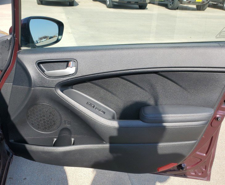 Used 2017 Kia Forte LX image 15