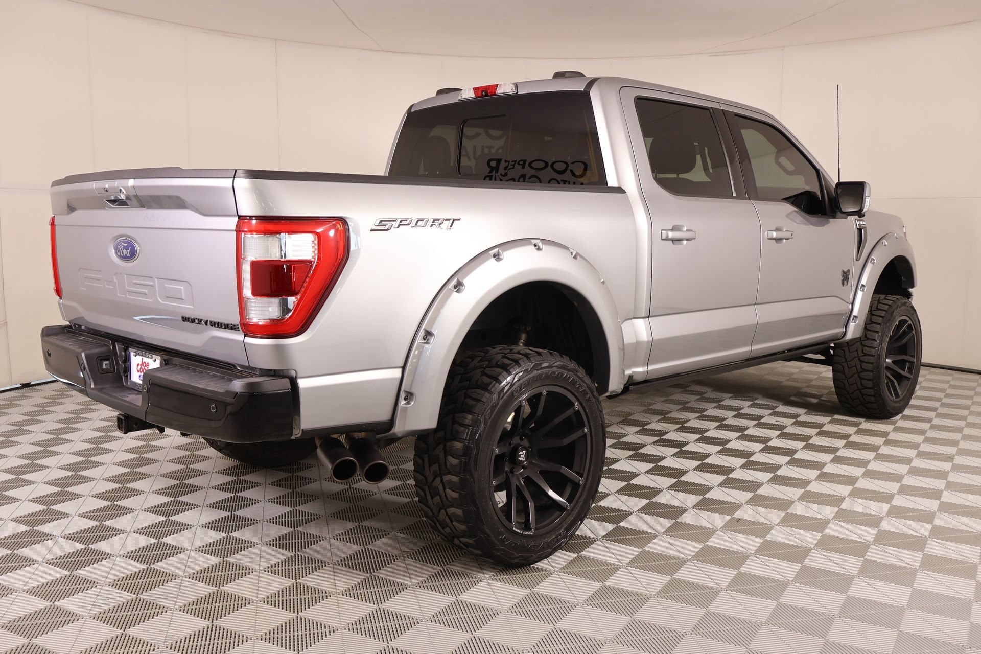Used 2022 Ford F150 Lariat w/ Equipment Group 502A High AWD/4WD image 23