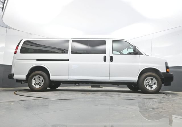 Used 2024 Chevrolet Express 3500 LS RWD image 40
