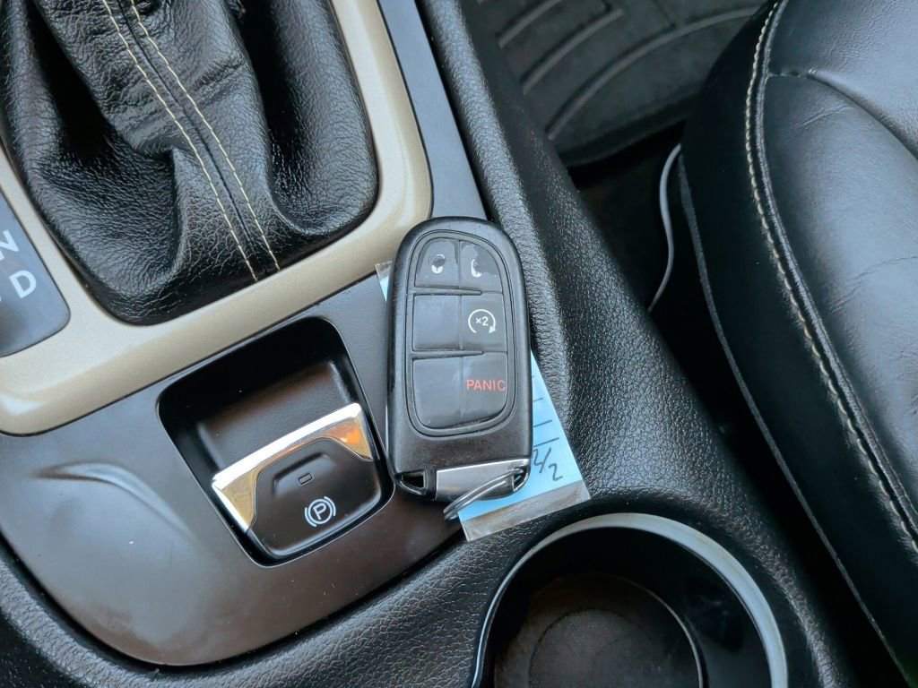 Used 2015 Jeep Cherokee Limited FWD image 46