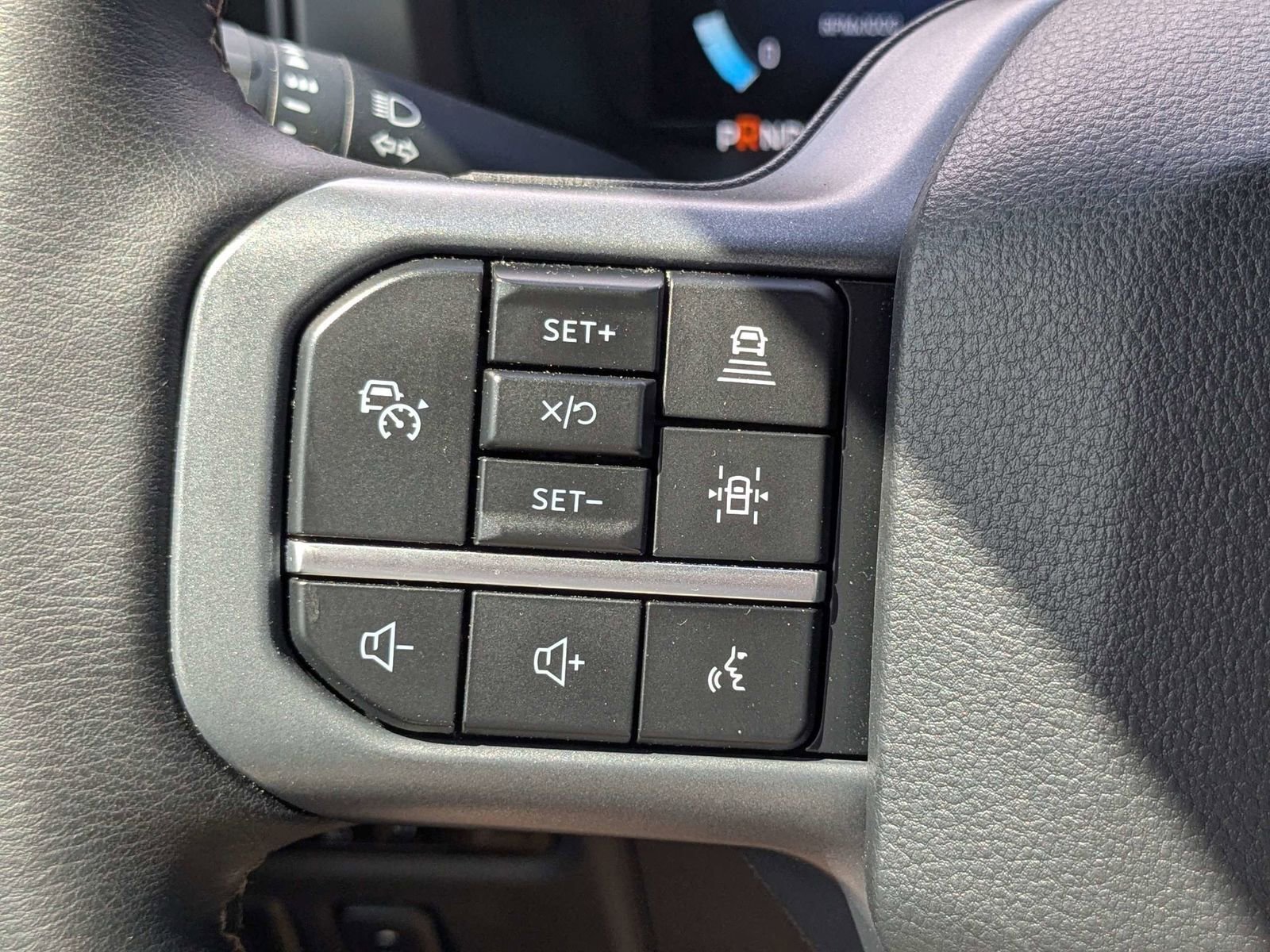 Used 2025 Ford F150 Lariat w/ Equipment Group 502A High image 29