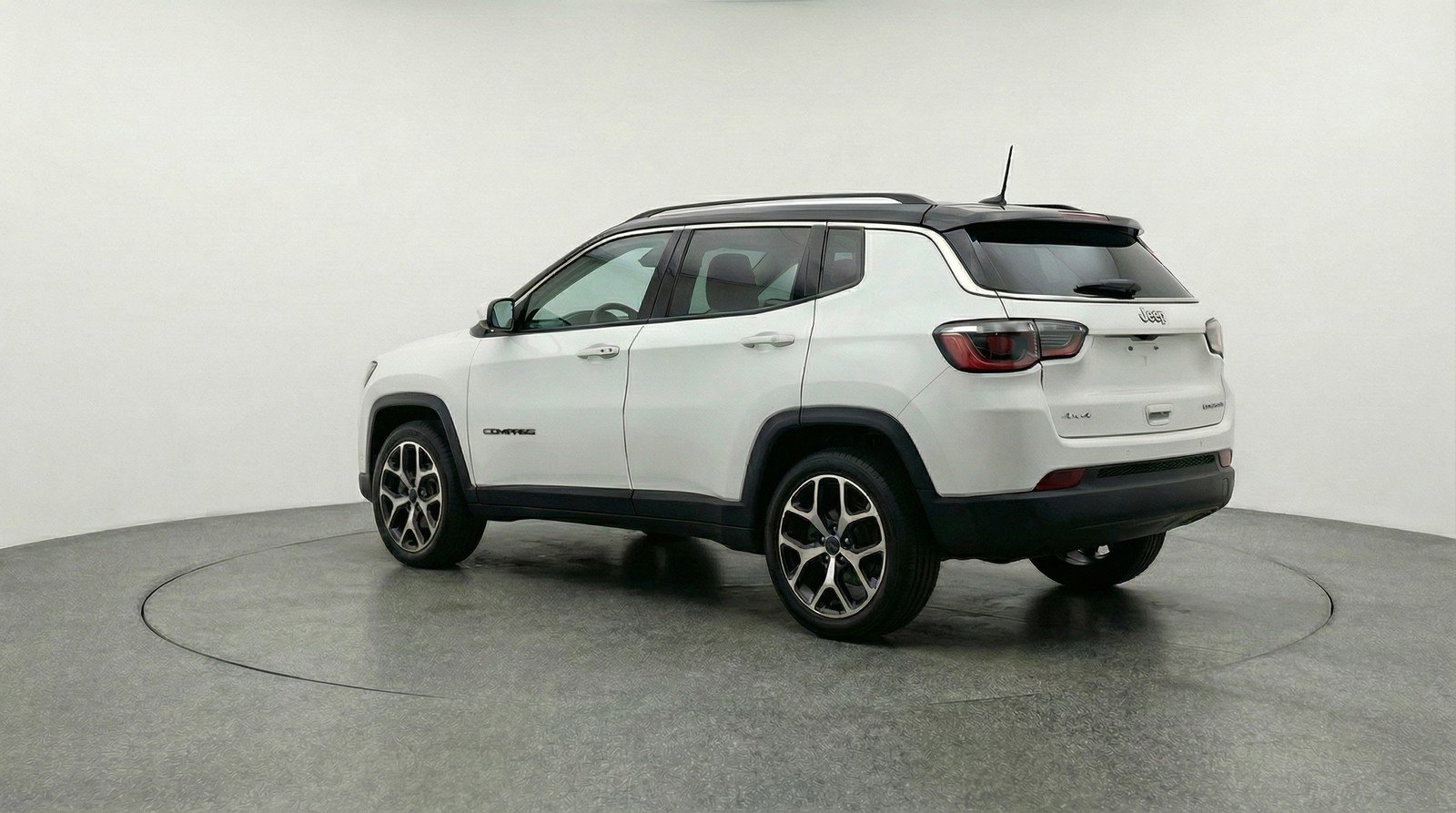 Used 2025 Jeep Compass Limited AWD/4WD image 6