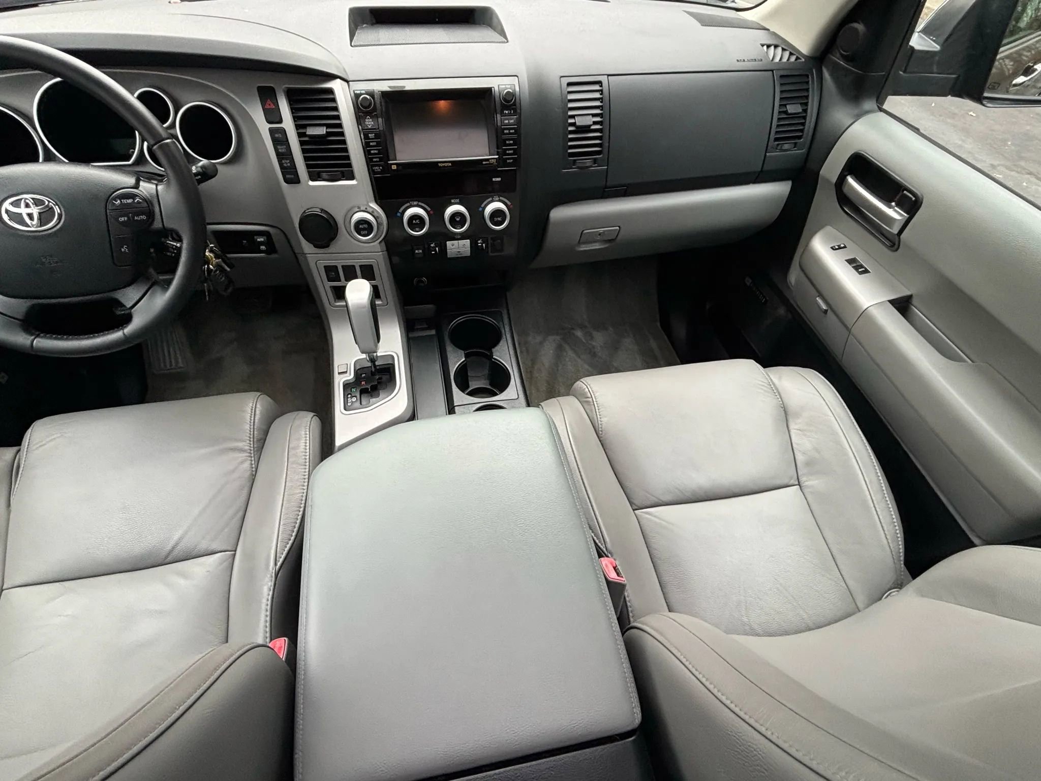Used 2008 Toyota Sequoia Limited RWD image 26