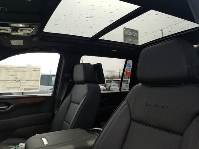 New 2026 GMC Yukon XL Denali w/ Denali Reserve Package image 12