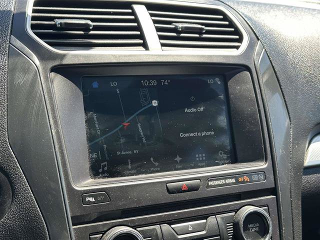 Used 2017 Ford Explorer XLT w/ Equipment Group 202A AWD/4WD image 18