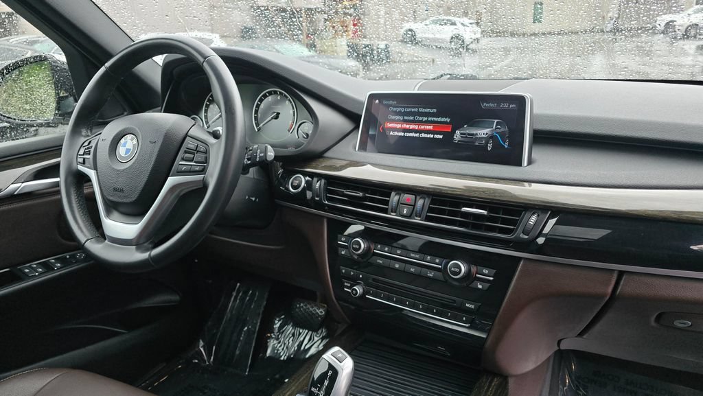 Used 2018 BMW X5 xDrive40e AWD/4WD image 11