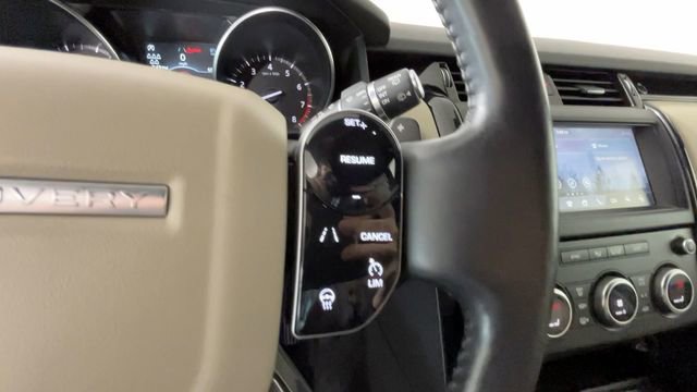 Used 2020 Land Rover Discovery SE AWD/4WD image 26