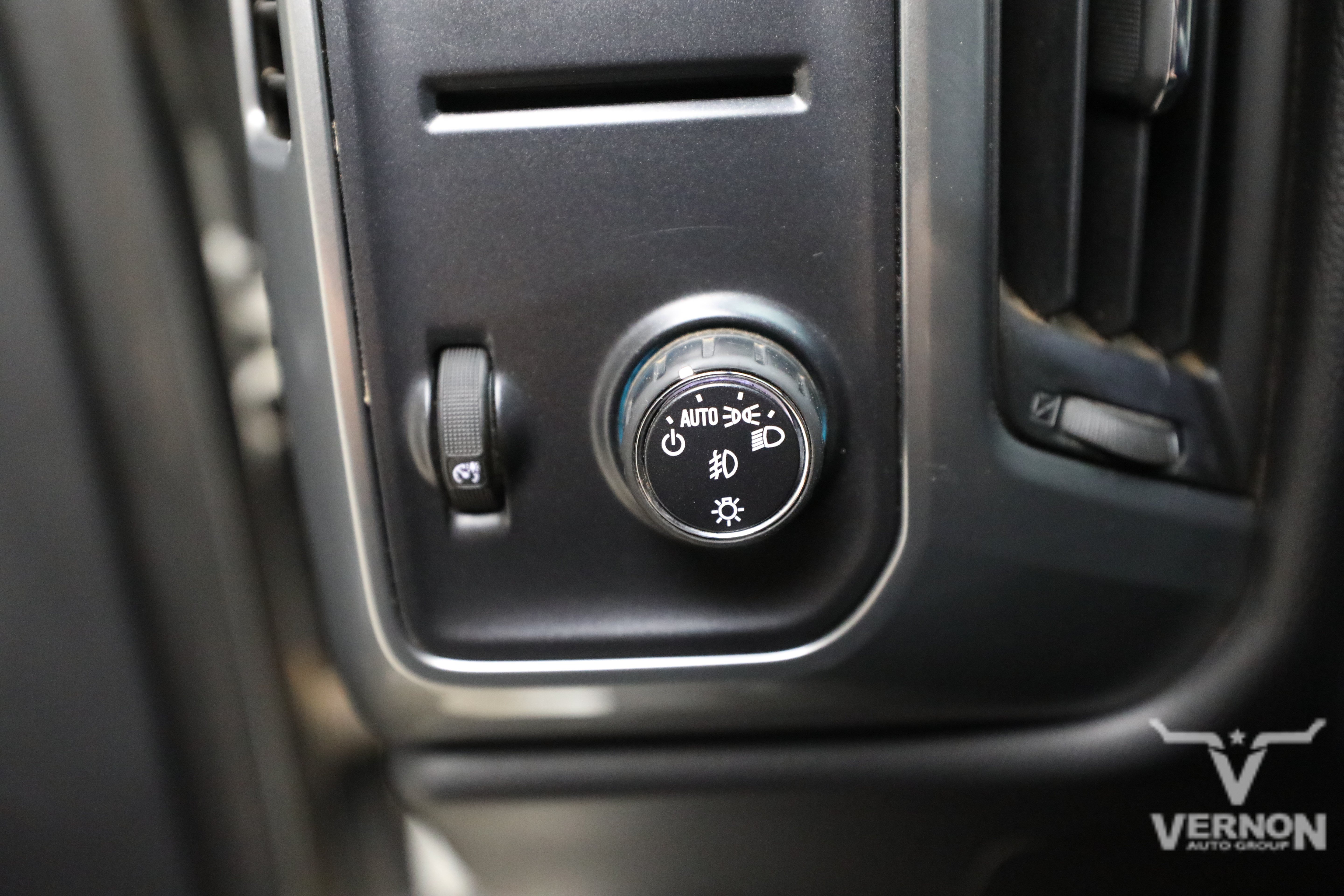 Used 2015 Chevrolet Silverado 1500 LT RWD image 16