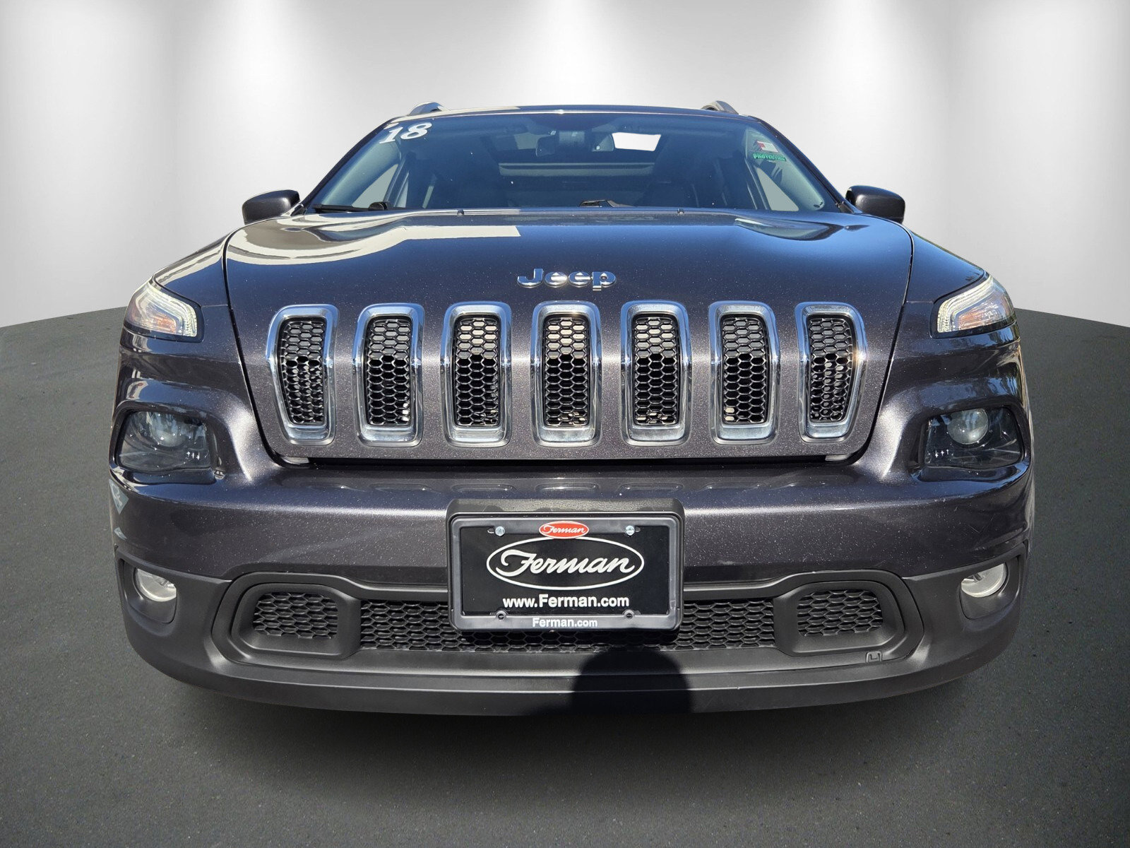 Used 2018 Jeep Cherokee Latitude Plus w/ Comfort/Convenience Group FWD image 2