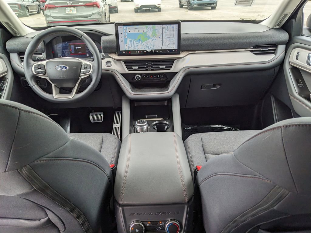 Used 2025 Ford Explorer Active image 15
