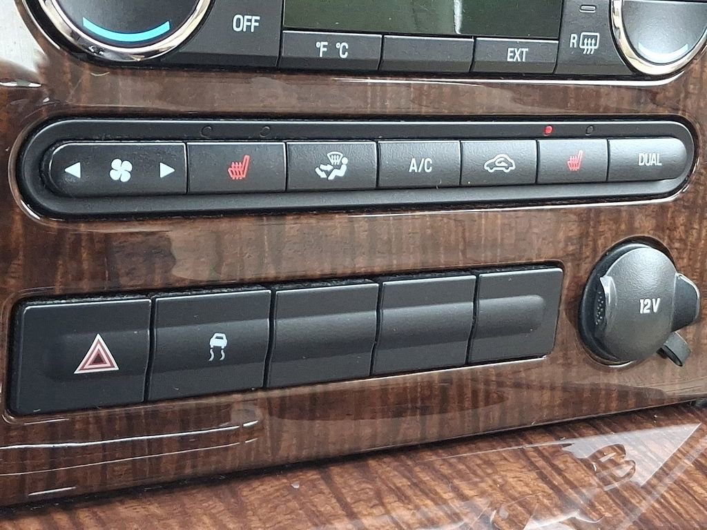 Used 2008 Ford Taurus Limited FWD image 16