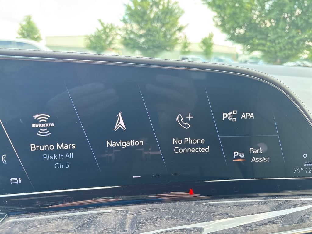 Certified 2021 Cadillac Escalade ESV Premium Luxury AWD/4WD image 37
