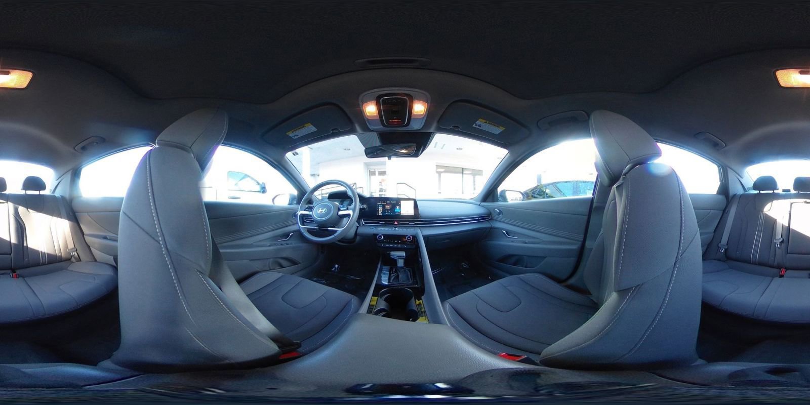 Used 2025 Hyundai Elantra SEL image 39