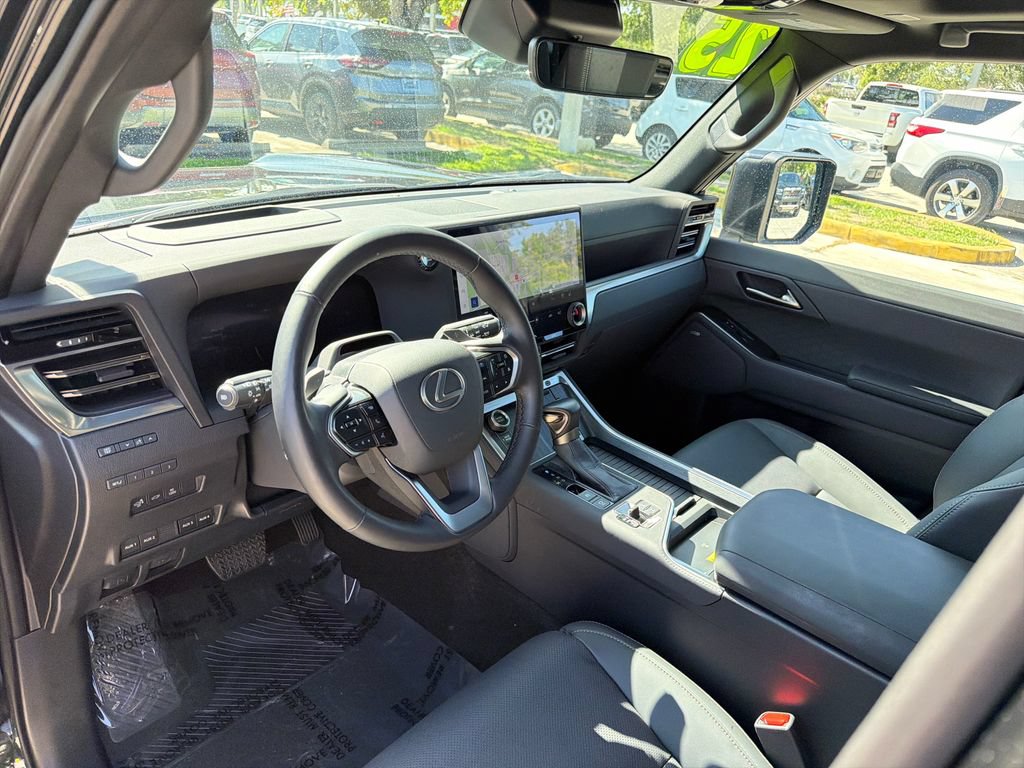Used 2025 Lexus GX 550 AWD/4WD image 17