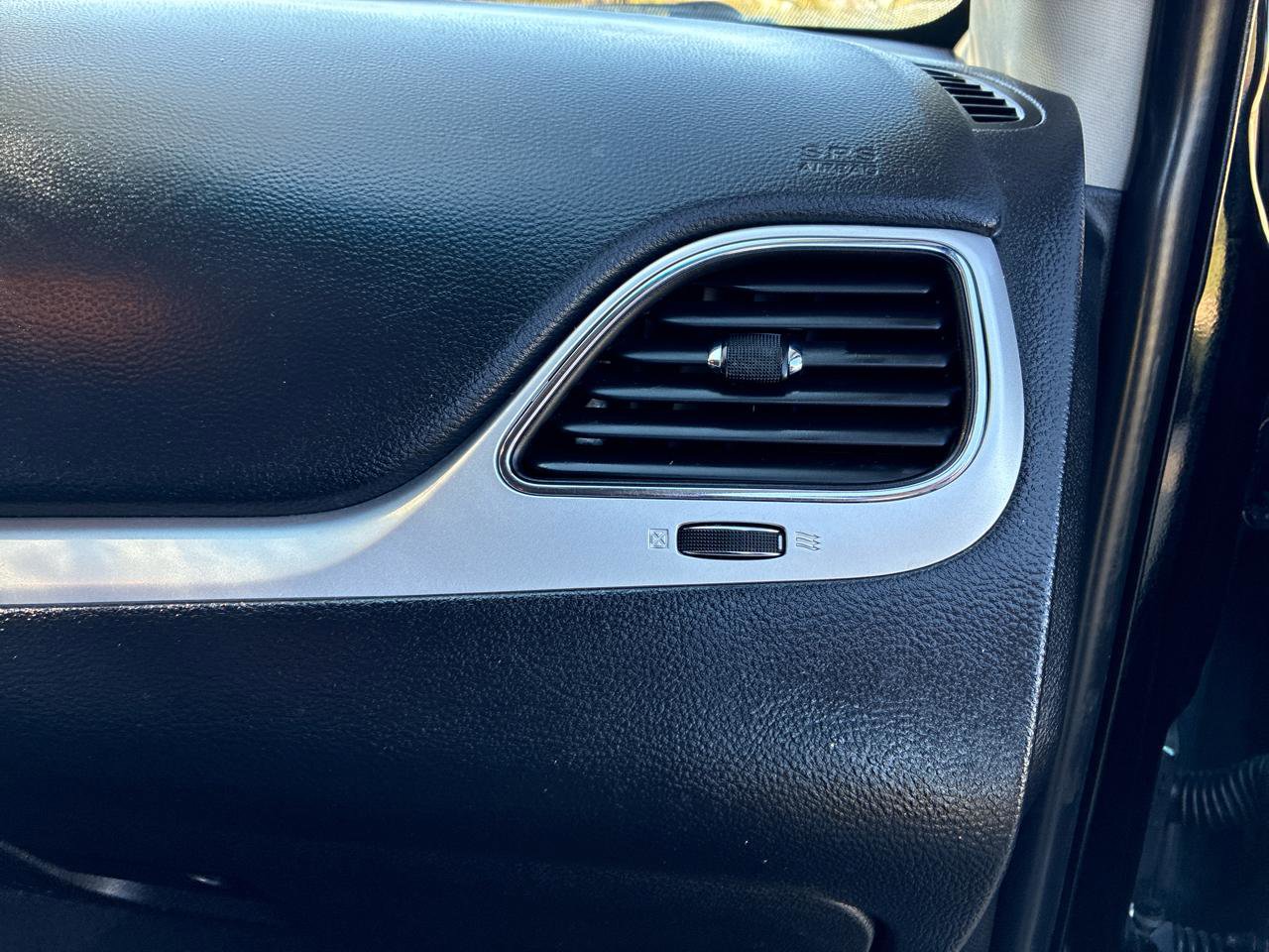 Used 2018 Dodge Journey SE w/ Blacktop Package image 42