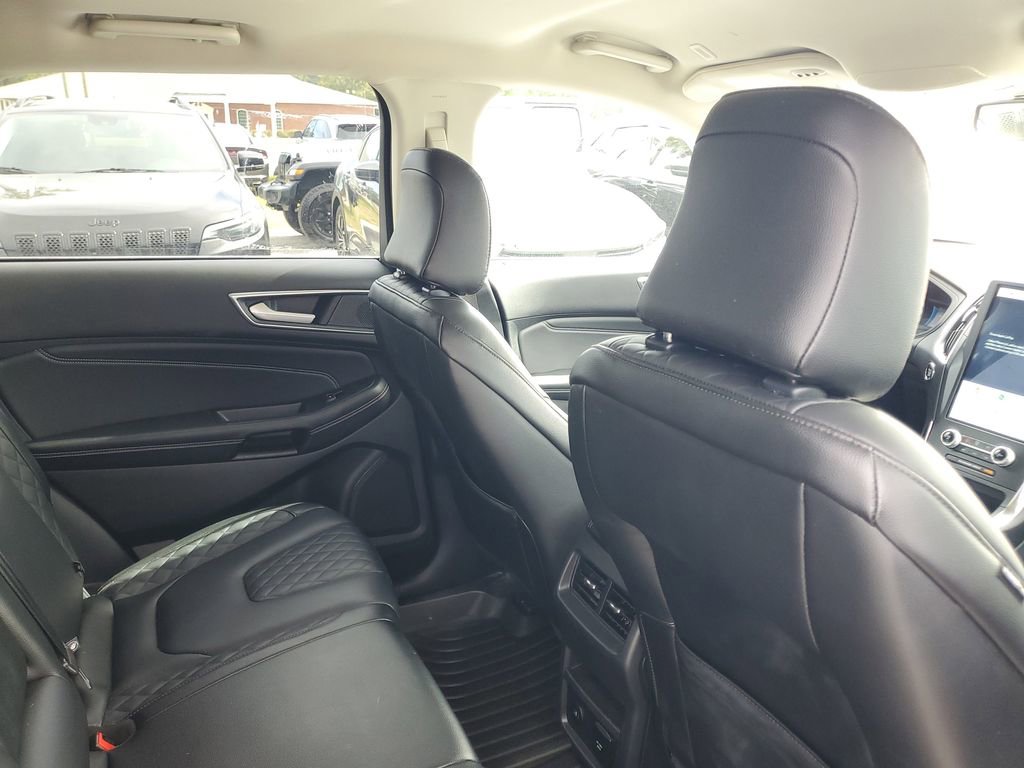 Used 2024 Ford Edge Titanium image 32