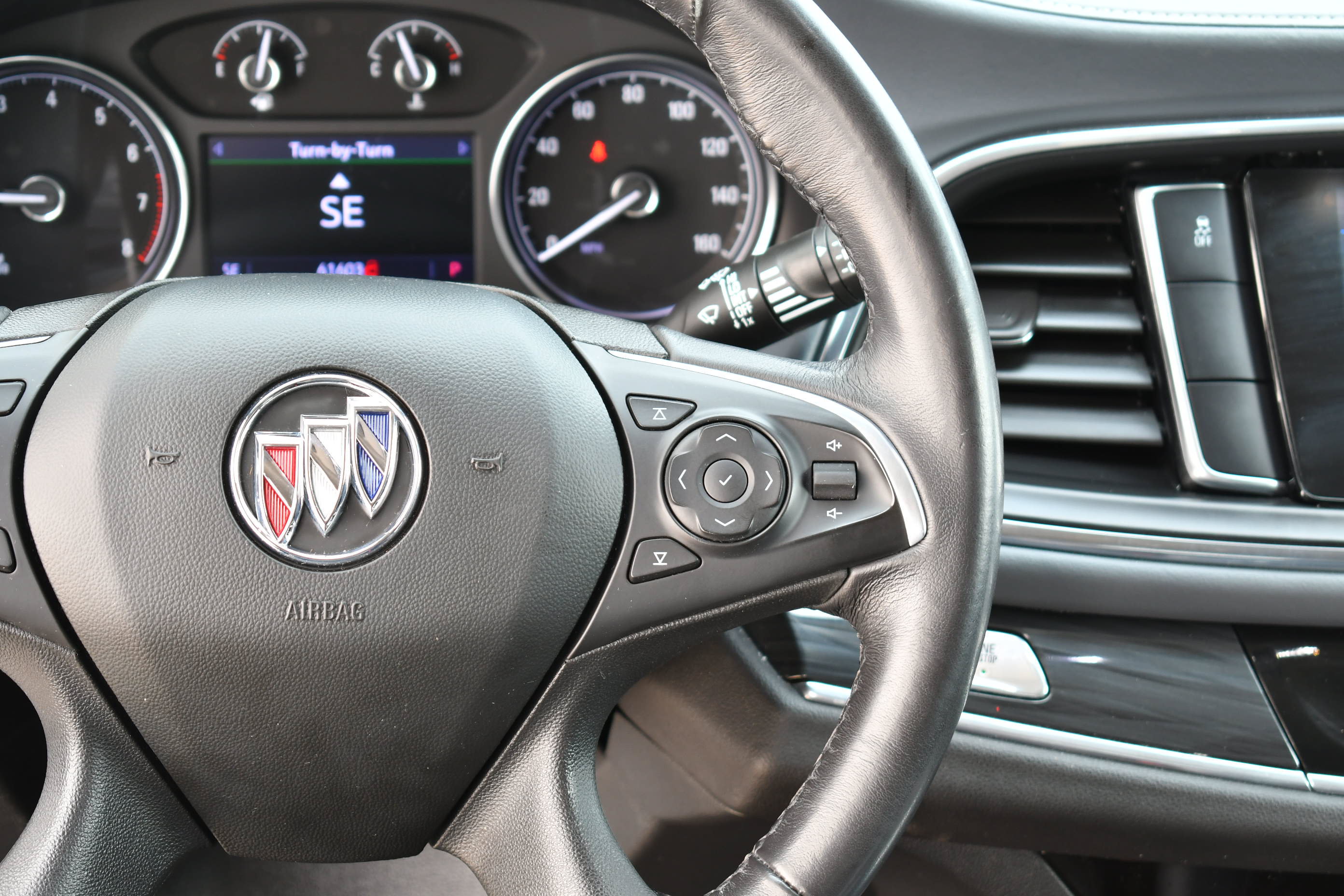 Used 2021 Buick Enclave Essence FWD image 10