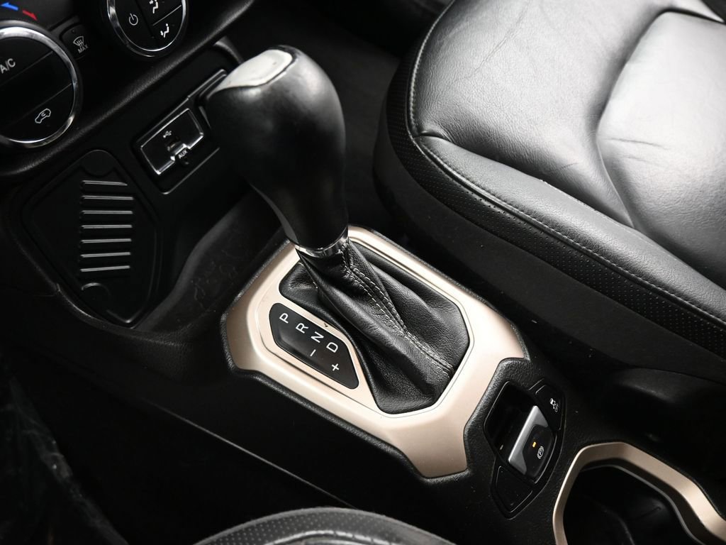 Used 2017 Jeep Renegade Limited FWD image 15