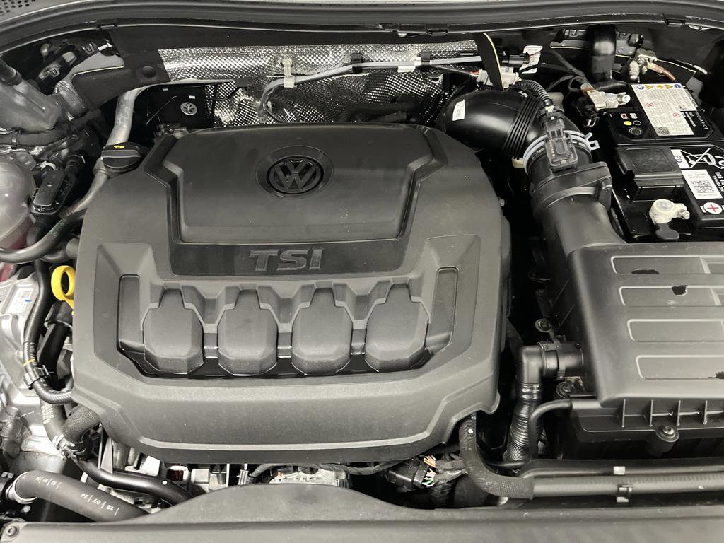Used 2024 Volkswagen Tiguan SE R-Line image 35