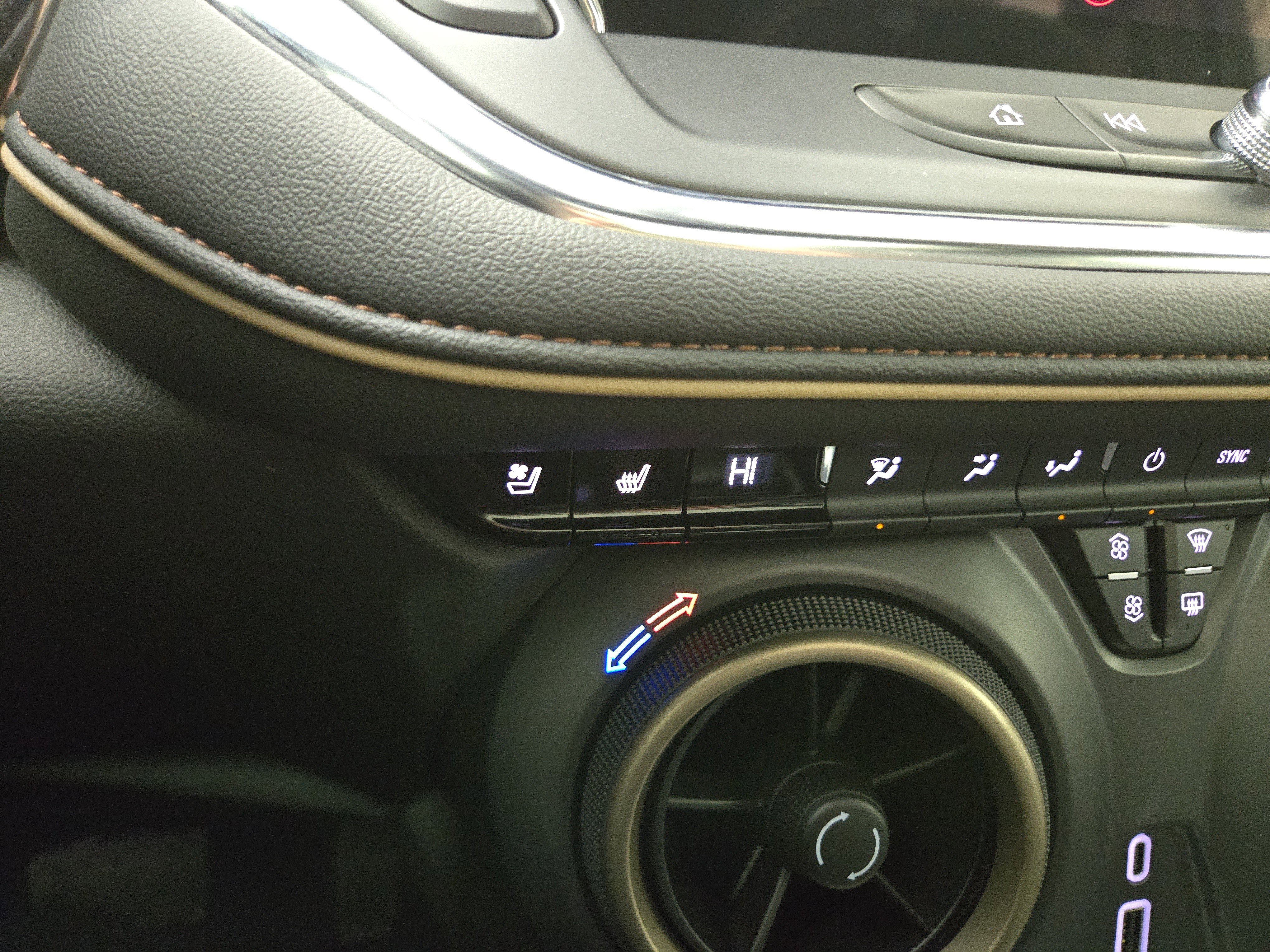 Certified 2024 Chevrolet Blazer Premier w/ Enhanced Convenience Package image 27