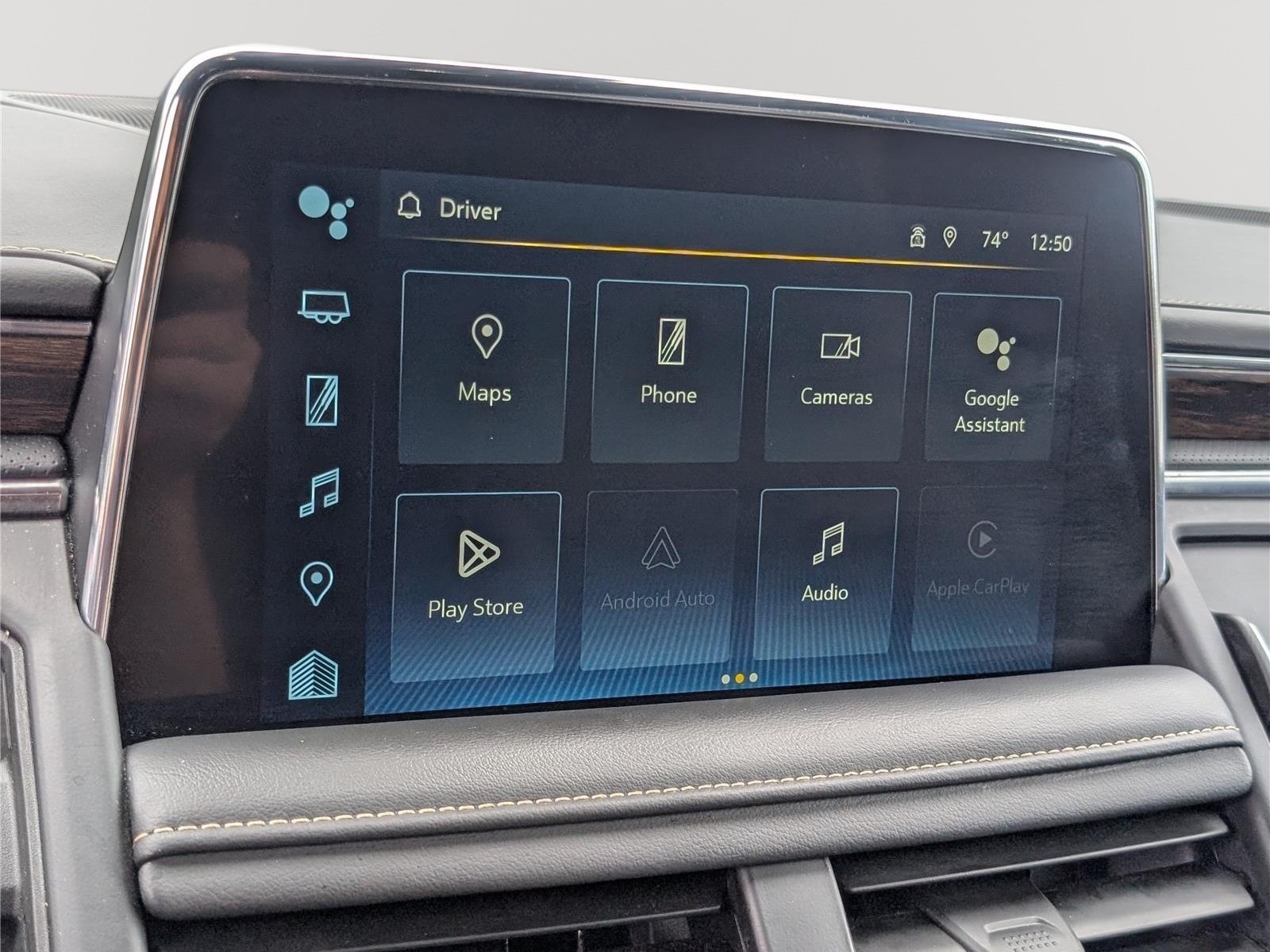 Used 2024 Chevrolet Suburban Premier RWD image 32